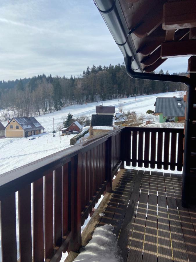 Rodinny Dum Na Slunecni Strani Dolni Dvur Eksteriør bilde